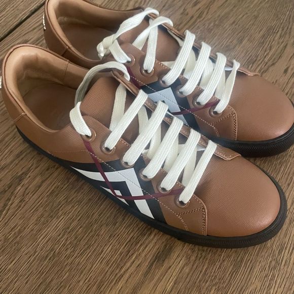 NEW BURBERRY sneakers 🌟size 39/9US - Picture 11 of 13